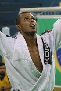 Joao Oliveira "Sabia Predador"