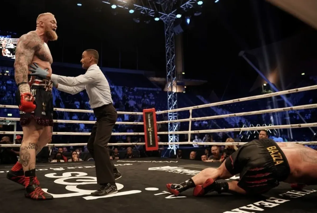 200kilový obr možná změní profesi. Láká ho kulturistika