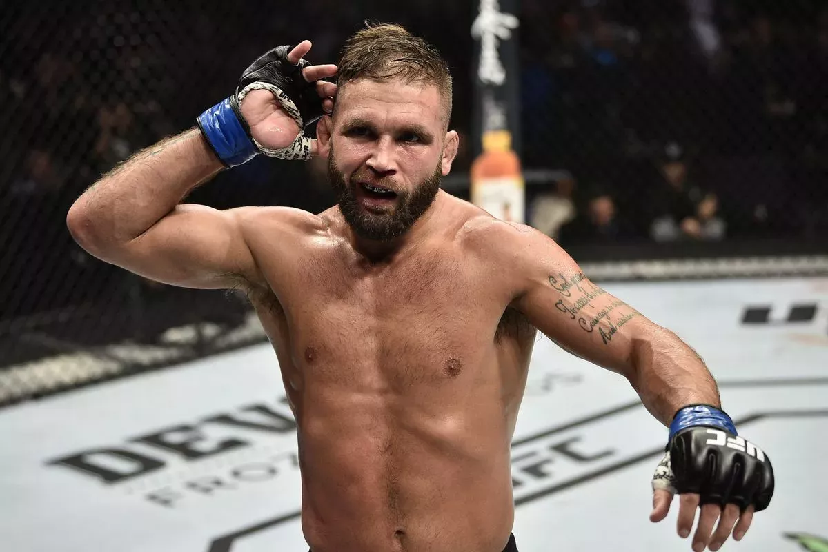 Bojoval jsem s bestiemi, pro UFC jsem udělal všechno, ale hodili mě k ledu, postěžovala si legenda 