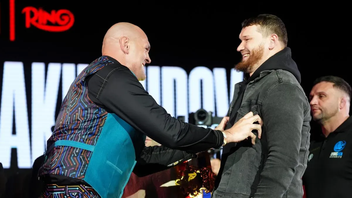 Bojoval s medvědem a mlátili ho kladivem. Ruský boxer děsí i Furyho