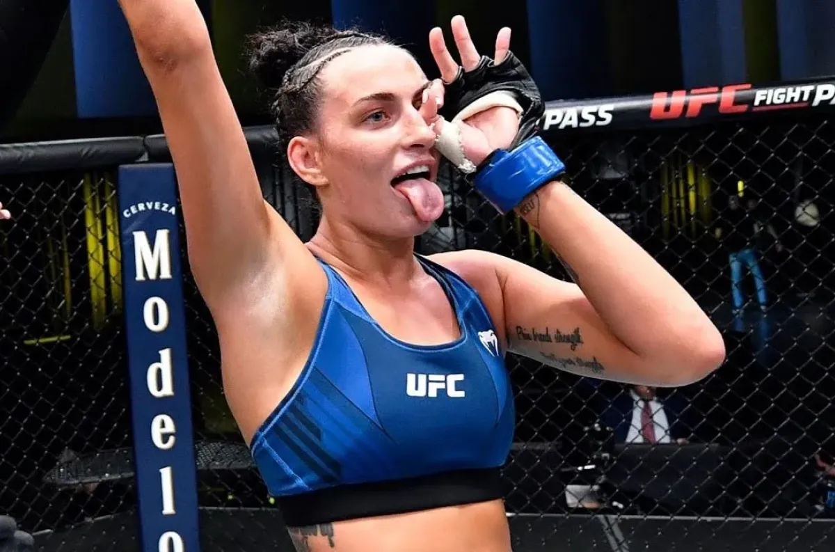 Bojovnice UFC zazářila v bikinách. Dokonce si vysloužila i pikantní titul