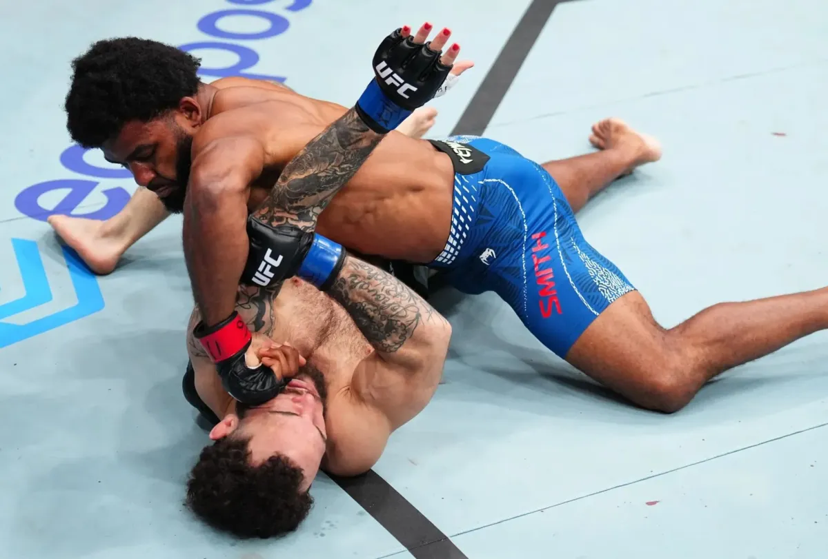 Bolestivý debut v UFC. Nováček se dostal do pasti, z níž nebylo úniku