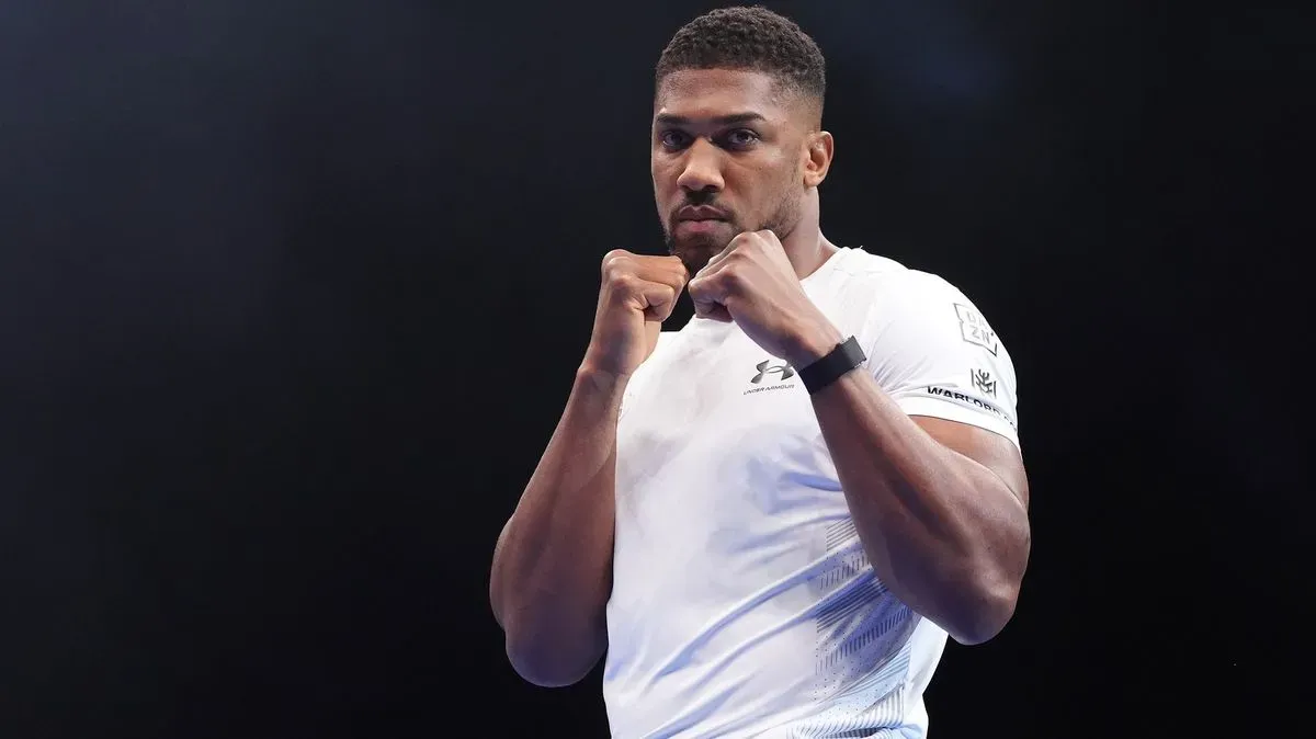 Boxerský titán nekončí. Nezastaví ho ani smrt jeho trenérů