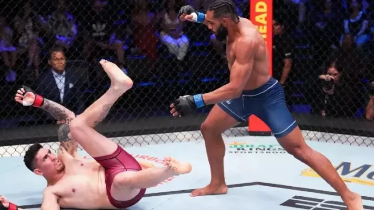 Brazilský bijec vystřelil šéfa UFC ze sedačky brutálním KO, pak v kleci rozjel taneční exhibici