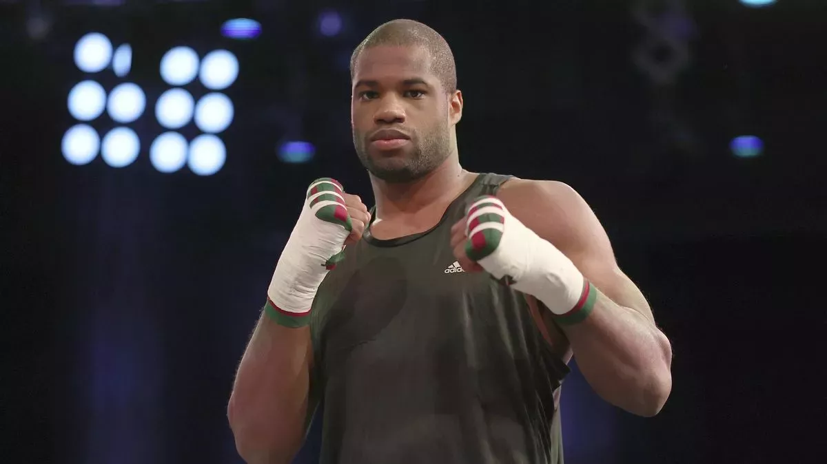 Britský boxer Dubois nebude kvůli nemoci obhajovat titul