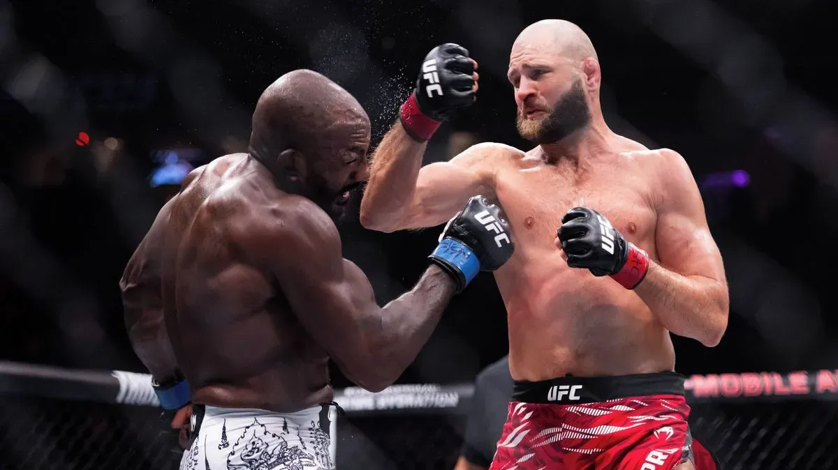 Bylo to bolestivé, přiznal Procházkův rival. Šampion UFC děsí další bijce