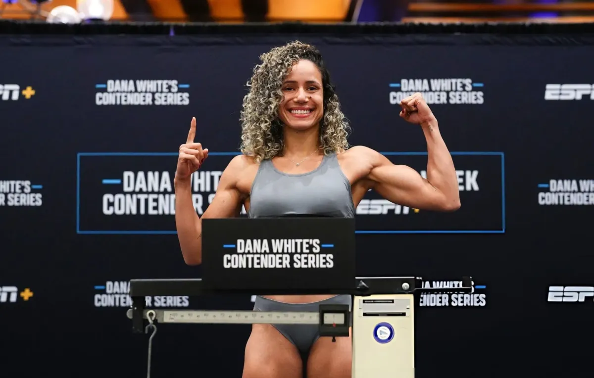 Bývalá ring girl bavila v kleci. Po tvrdém boji se dostala do UFC