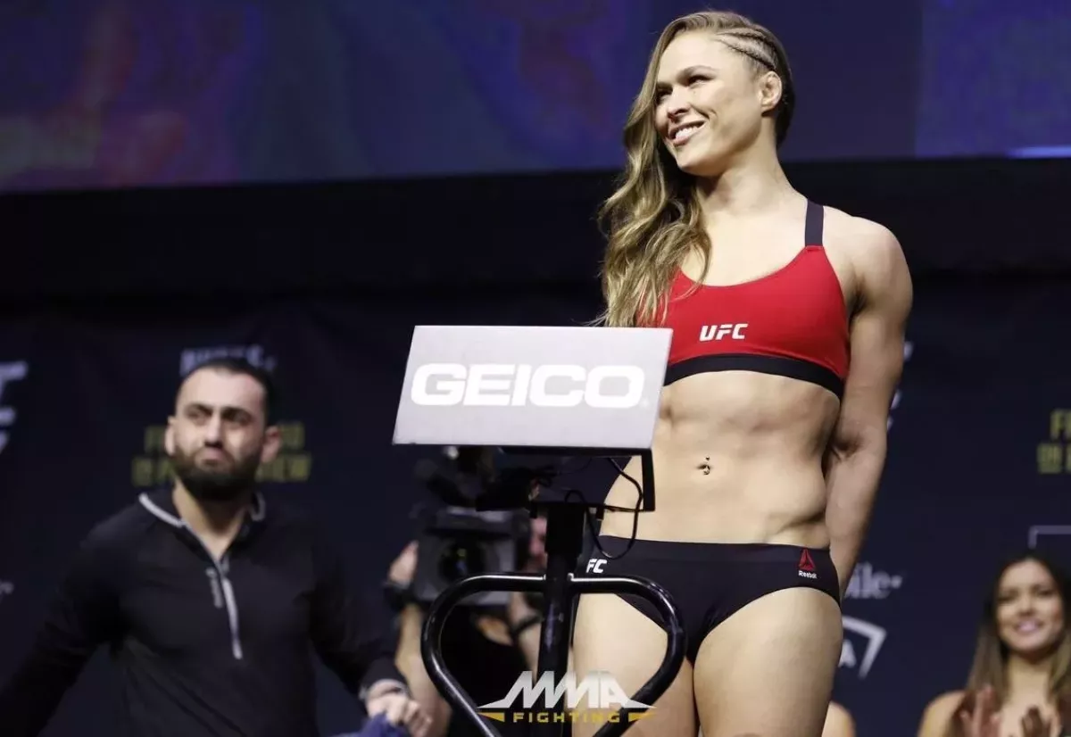 Bývalá šampionka UFC porodila dceru. Pojmenovala ji Liko ula Pā ūomahinakaipiha