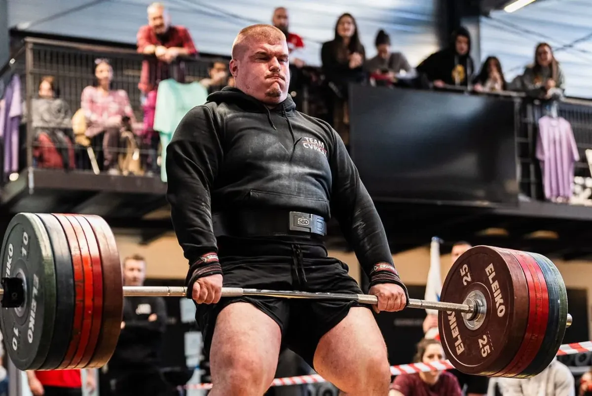 Český silák pokořil světový rekord. V Irsku zvedl nad hlavu 190 kilogramů