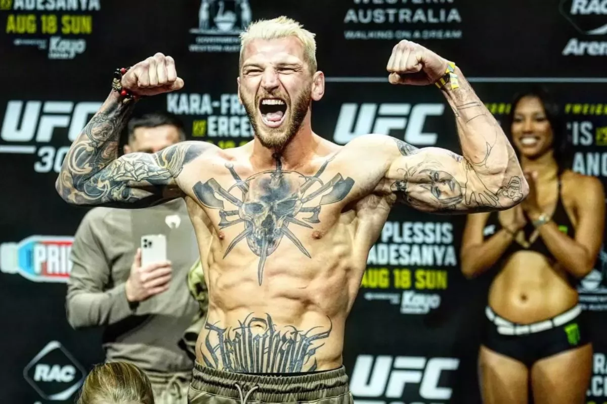 Chirurgický zákrok děsí. Novozélanďan z UFC ukázal zdevastovanou ruku