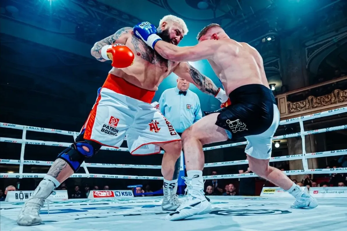 Cverna se chtěl poštípat. V Lucerně to předvedl. Buchtička a KO