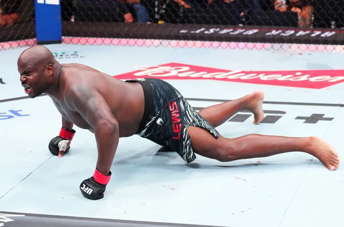 Demolice za 35 sekund v UFC. Jenže každý se zásahem rozhodčího nesouhlasí