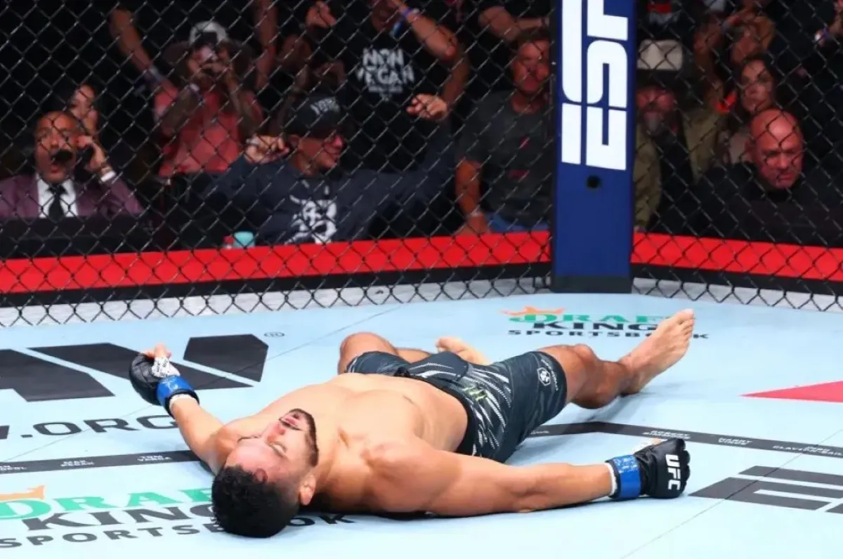 Demoliční KO. Nováček v UFC si naběhl a padl k zemi