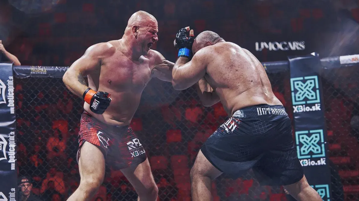 Drsný projekt domácí organizace. Žádný časový limit, porvat se může i sumista