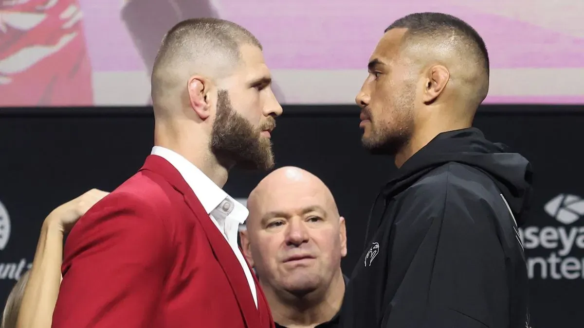 Emoce před bitvou. Procházka sklidil ovace, na soupeře se bučelo