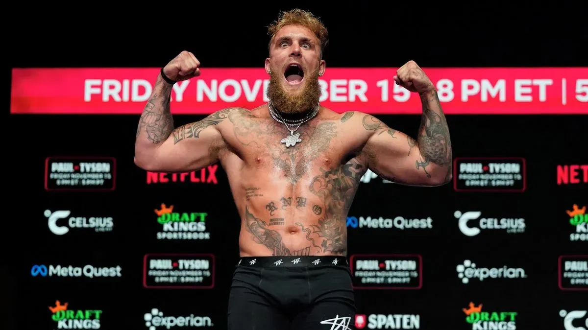 Fiasko zámořské organizace. Kontroverzní bojovník se loučí bez jediného zářezu