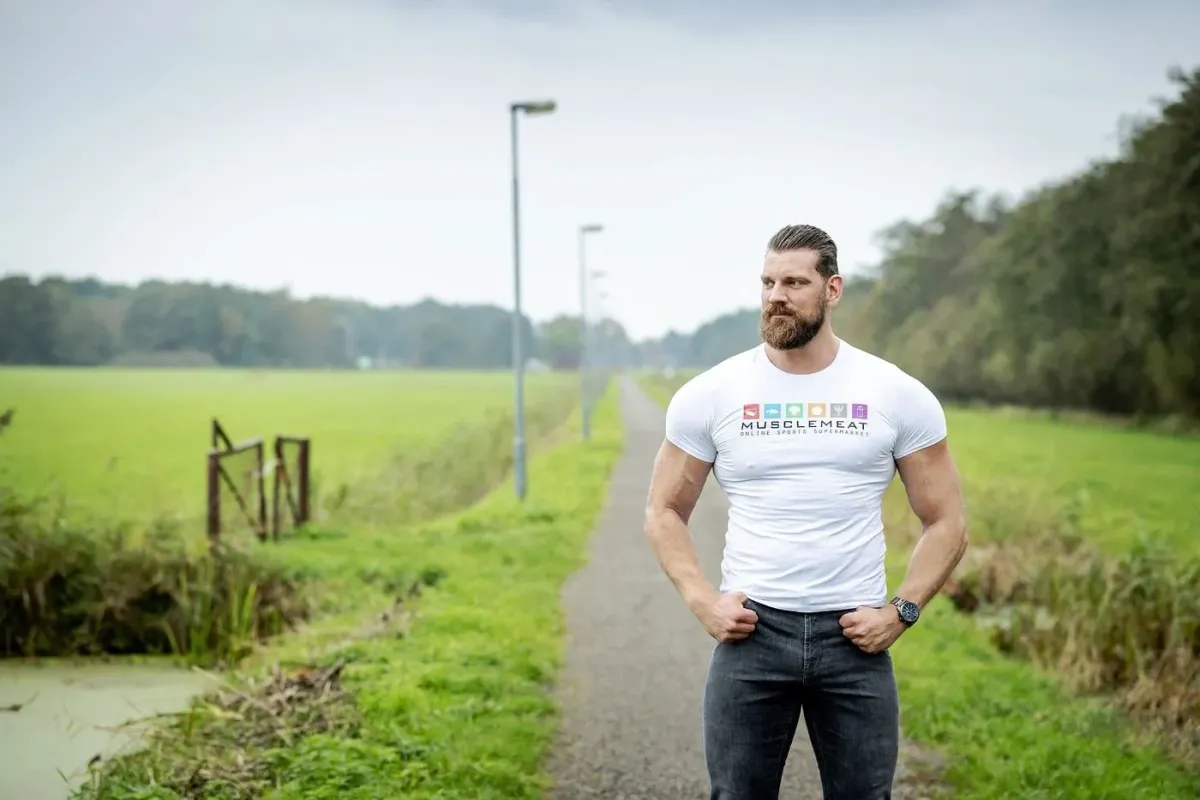 Gigant. Nejvyšší kulturista světa přibral 75 kg