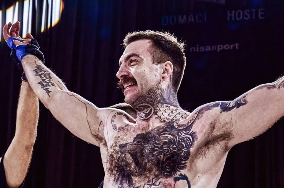 Hála řeší smlouvu s BKFC. Uvidíme, co z toho vytřískáme, směje se šampion