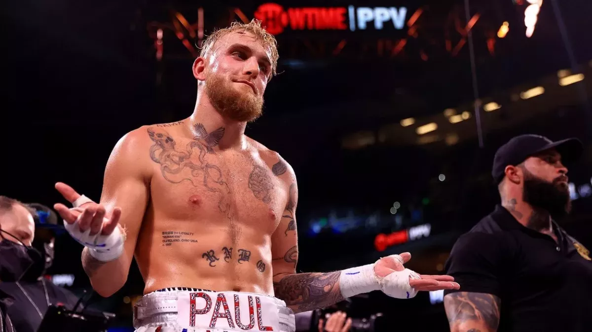 Jake Paul ukázal, jak se inkognito dostal na turnaj UFC 306, kam měl prý zákaz vstupu