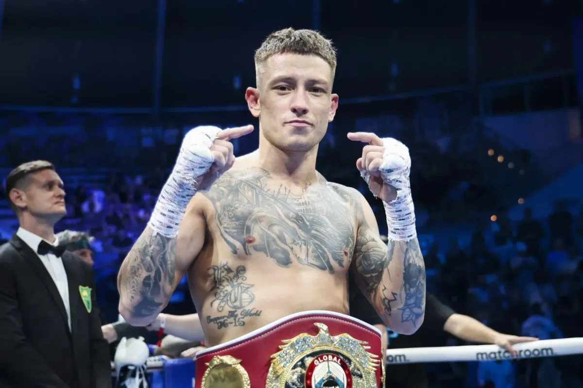 Jen pro otrlé. Boxer ukázal hororové zranění oka