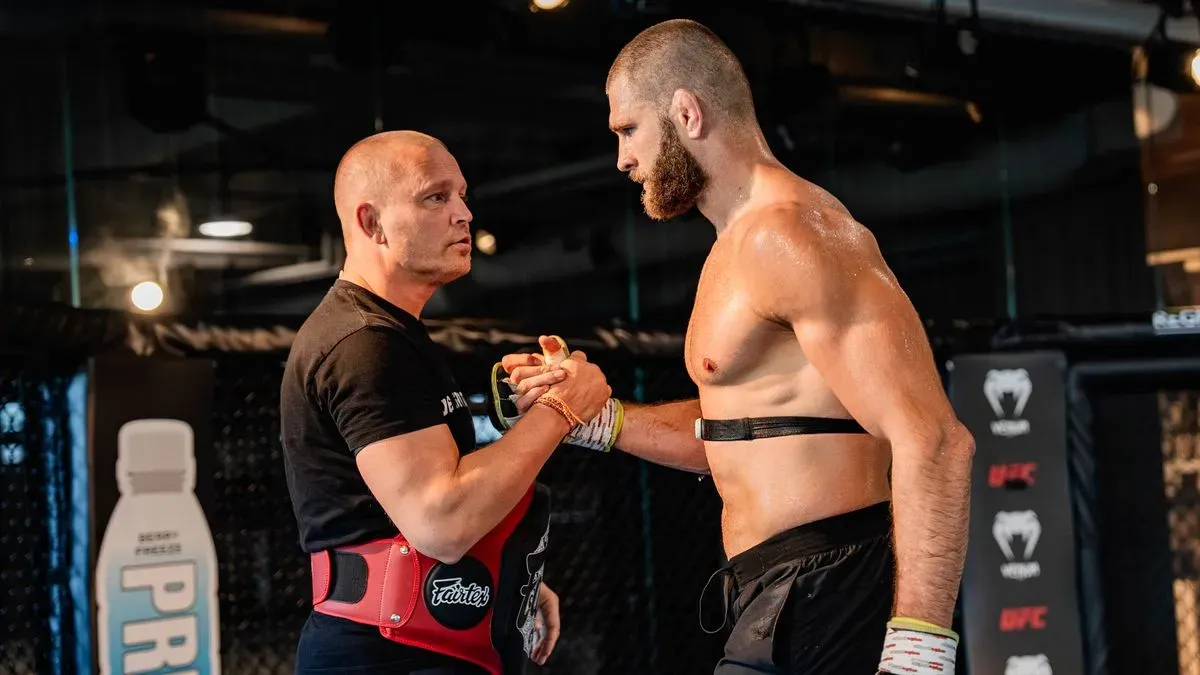 Jsem silnější než kdy dřív, má radost Procházka. Před dalším zápasem si zkusil extrémní výzvu ve vodě