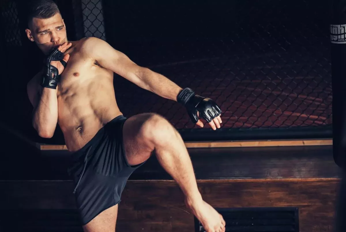 Když si boxer hledá cestu na výsluní v MMA a měří se s Martínkem, Vémolou, Škvorem