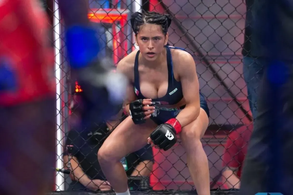 MMA bojovnice ohromila. Podprsenku měla až nebezpečně odvázanou