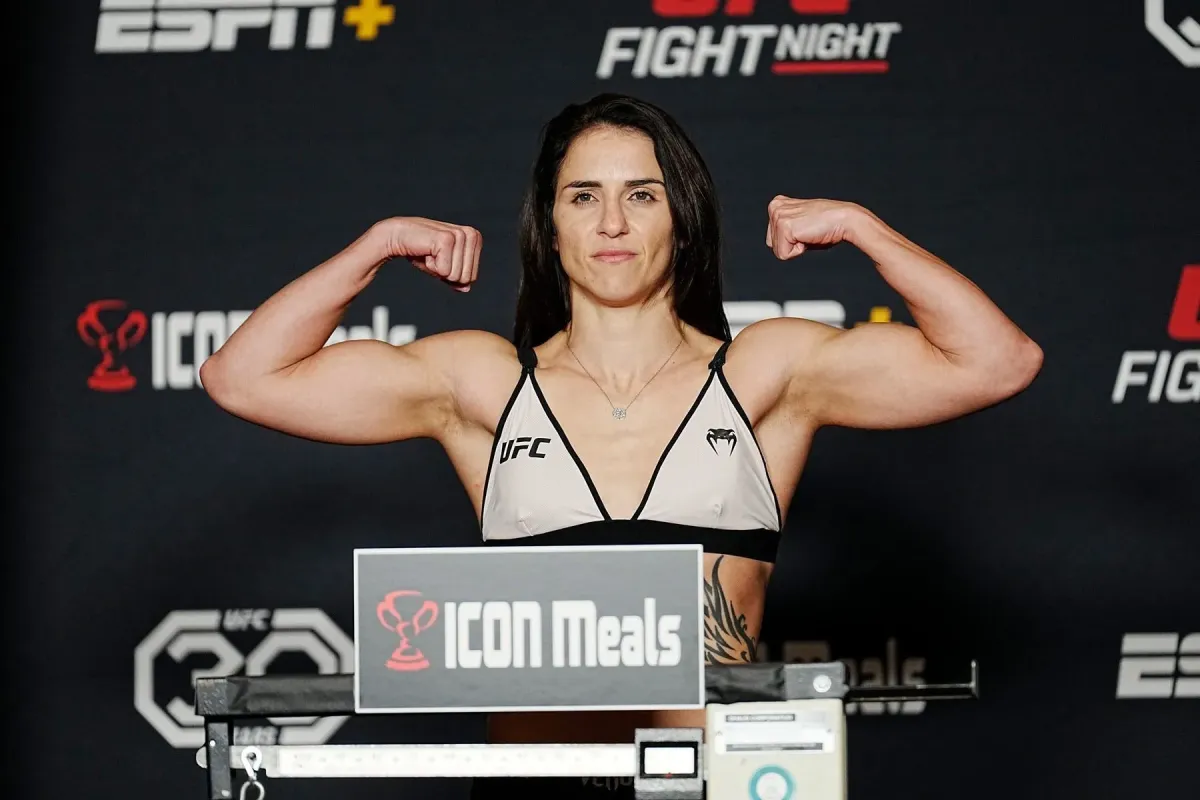 Má kariéra uvízla na mrtvém bodě, postěžovala si kráska z UFC