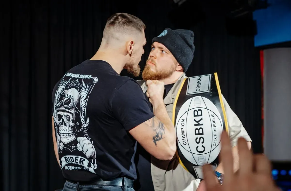 Napětí roste. Staredowny, emoce i jasná slova zápasníků před bitvami v Brně