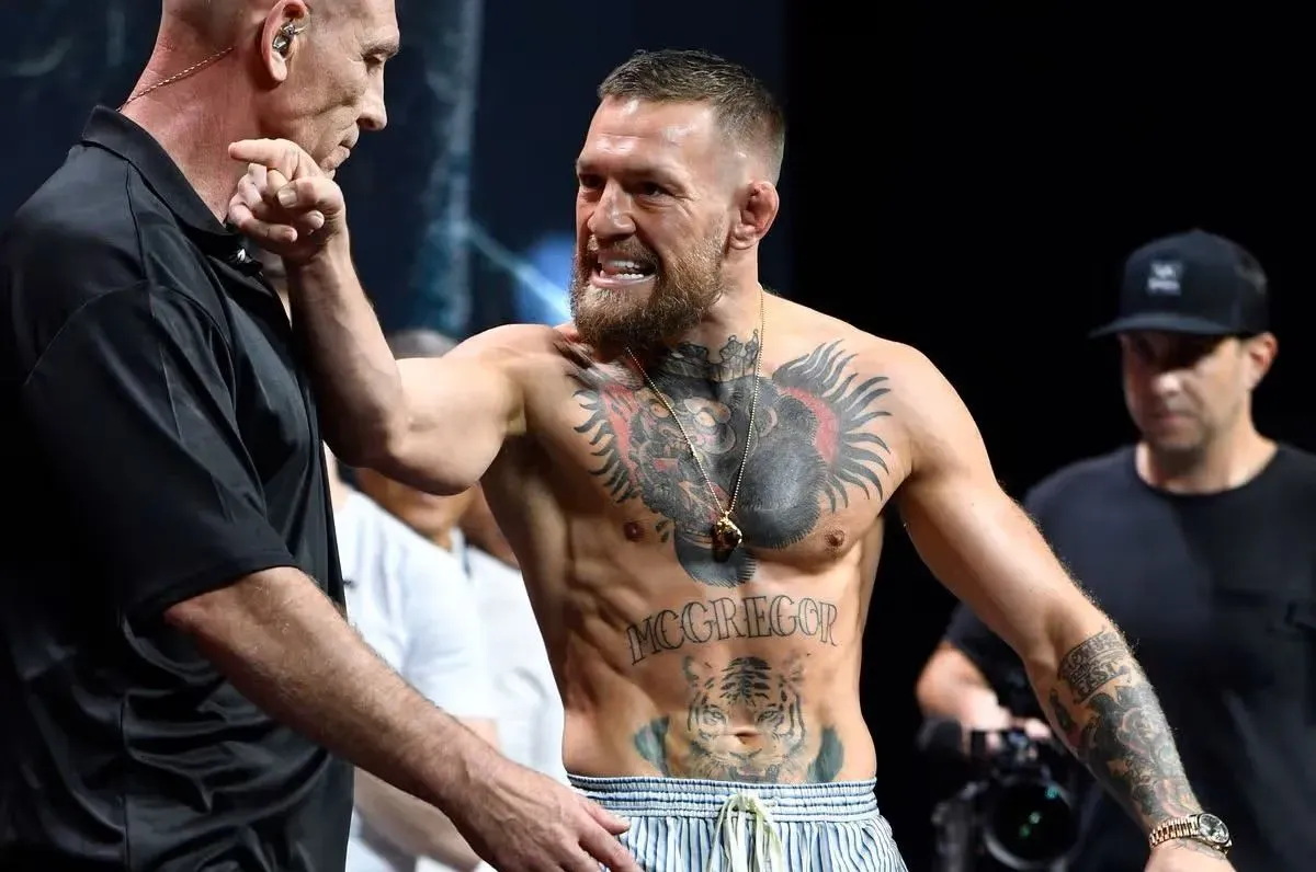 Nečekané překvapení. McGregor si dal v pátek zápas v boxu