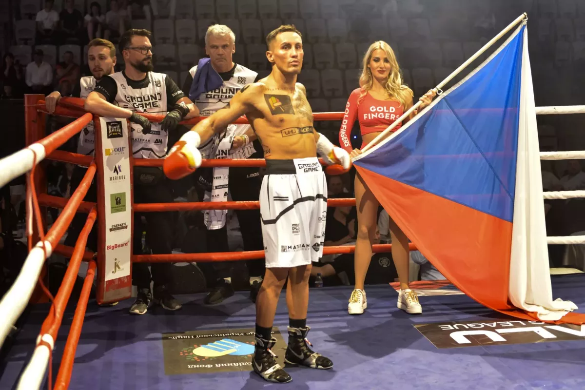 Nejlepší český boxer stále neporažen, ve Švýcarsku dominoval