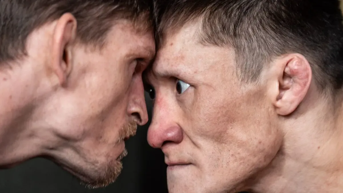 Nejpomalejší strčení v dějinách bojových sportů. Pak facka jako blesk