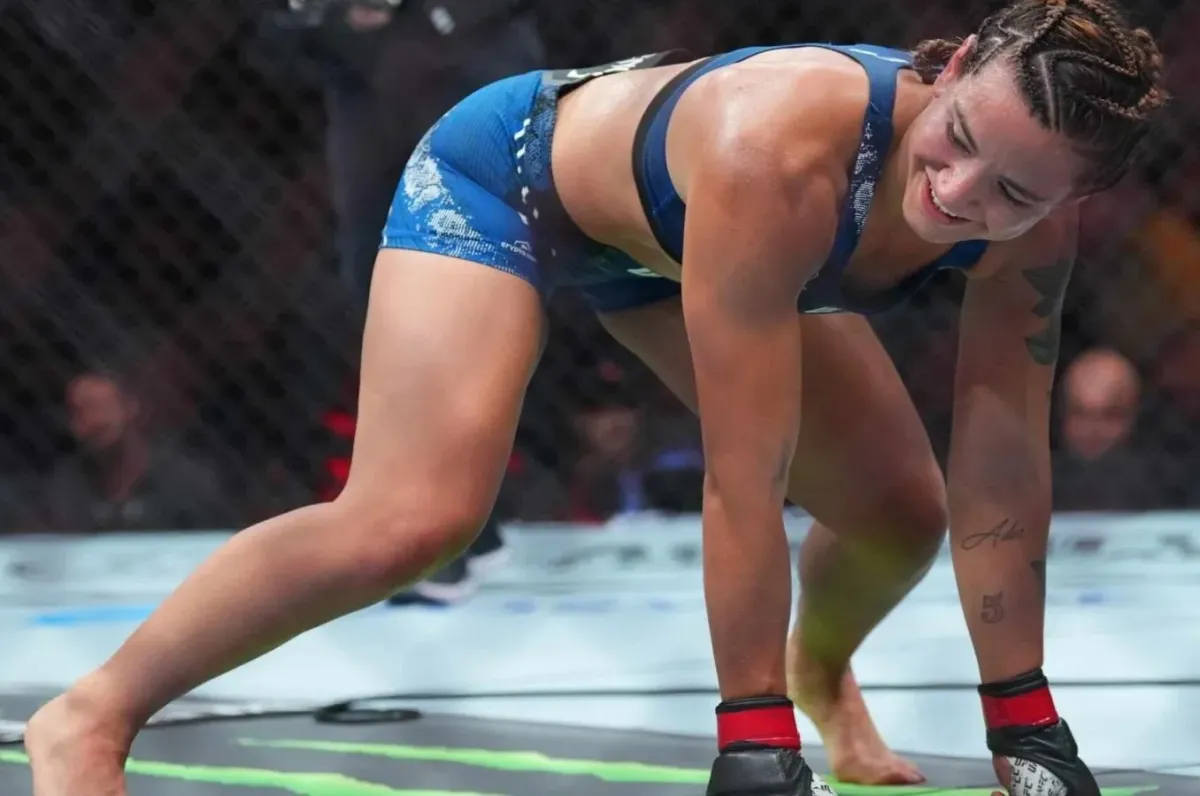 Nejprve si zatančila u tyče, teď hrozí soupeřce. Když nedá váhu, zápas nebude