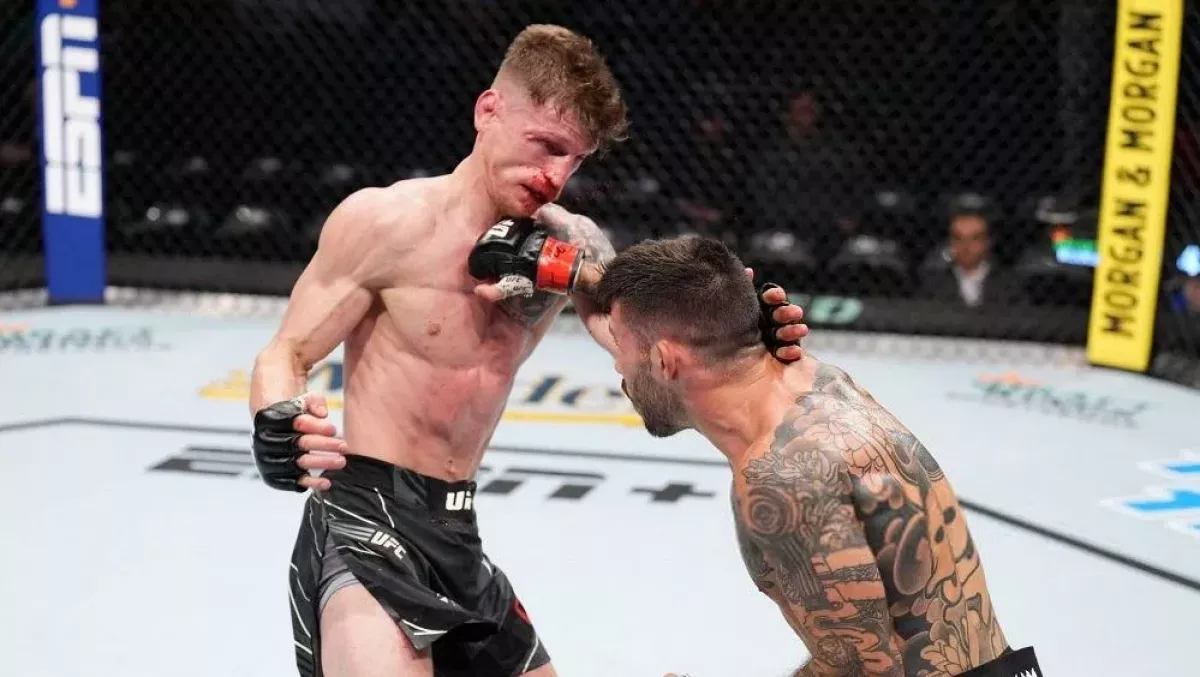Neporažený Čech v UFC poprvé padl! Po nekompromisní dělovce byl otřesen