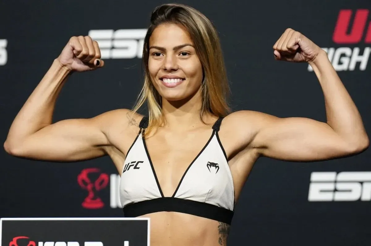 Noční řádění ve Vegas. Bojovnice UFC dováděla ve vířivce