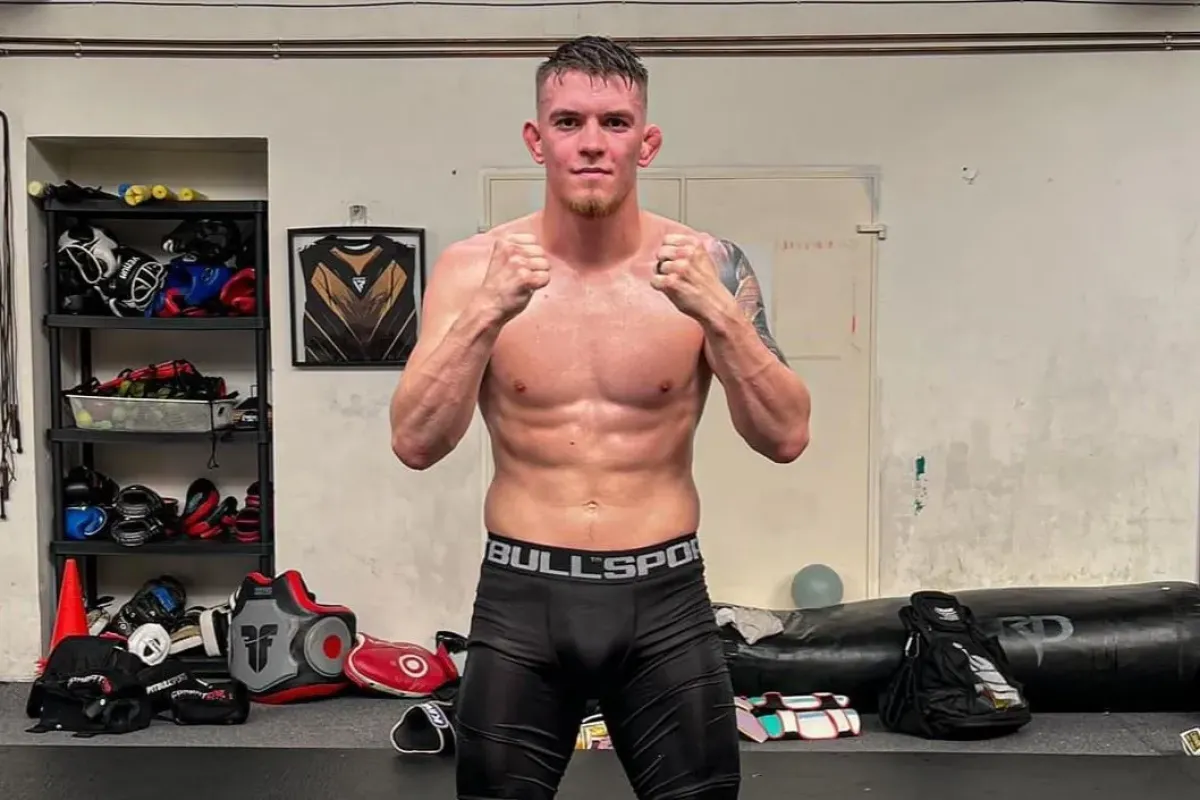 Nohama na zemi, s hlavou v oblacích. Jedinou porážku v životě obrečel, další už nedopustí