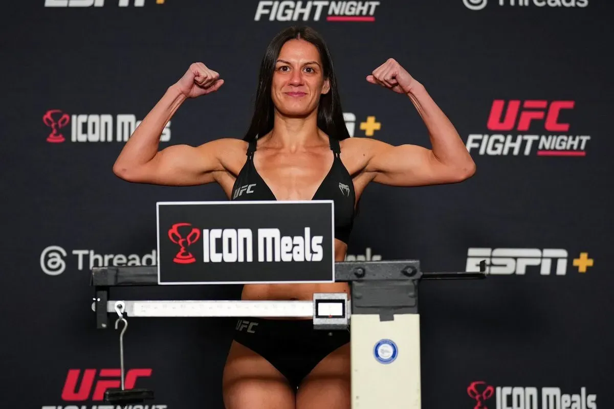 Oblečení nepotřebovala. Bojovnice UFC se ukázala nahoře bez