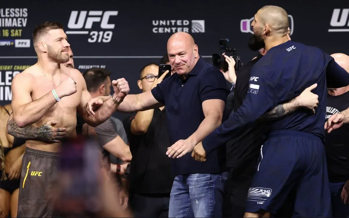 Ochranka předešla problému v UFC. Chimaev se navážel do šampiona