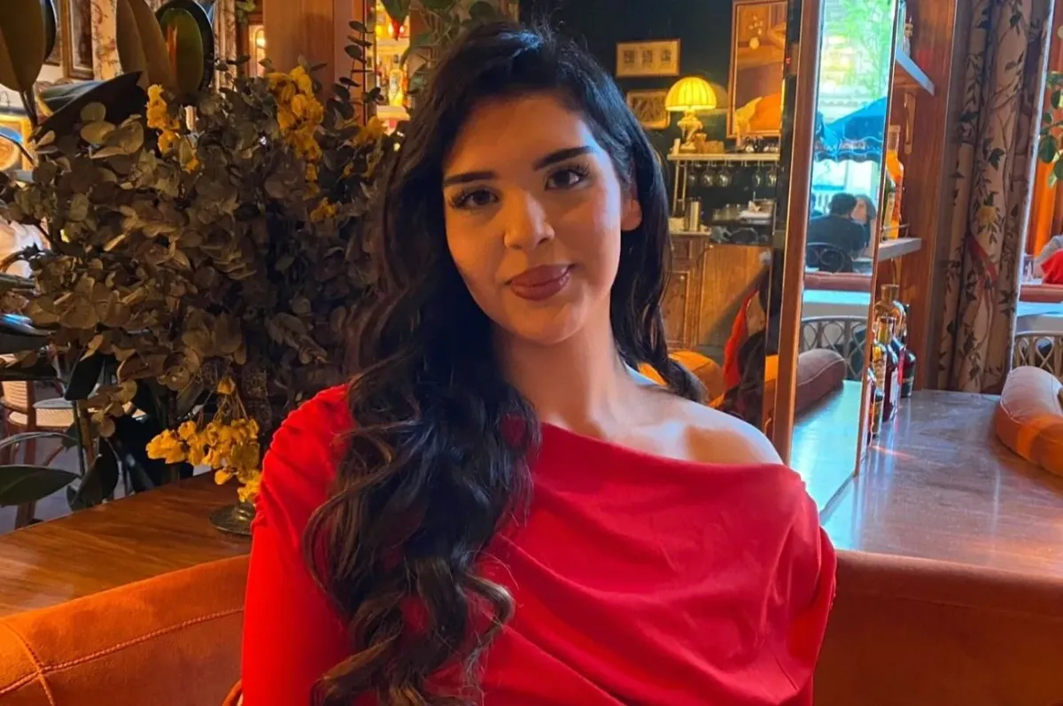 Od chipsů k tvrdé dřině a činkám. Dívka zhubla 40 kilo, hejtři ji viní z užívání injekcí