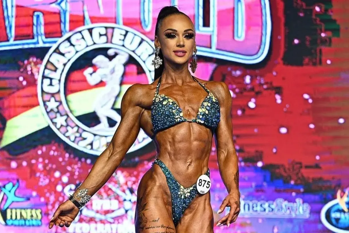 Odvaz. Španělská kulturistka dováděla ve vaně