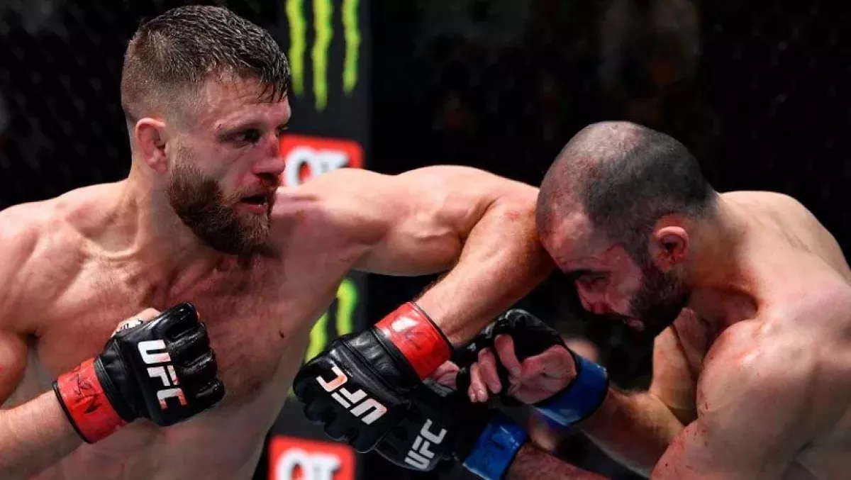 Parádní bitva! UFC přichystala divákům krvavou řežbu, nechyběly ani pořádné šrámy