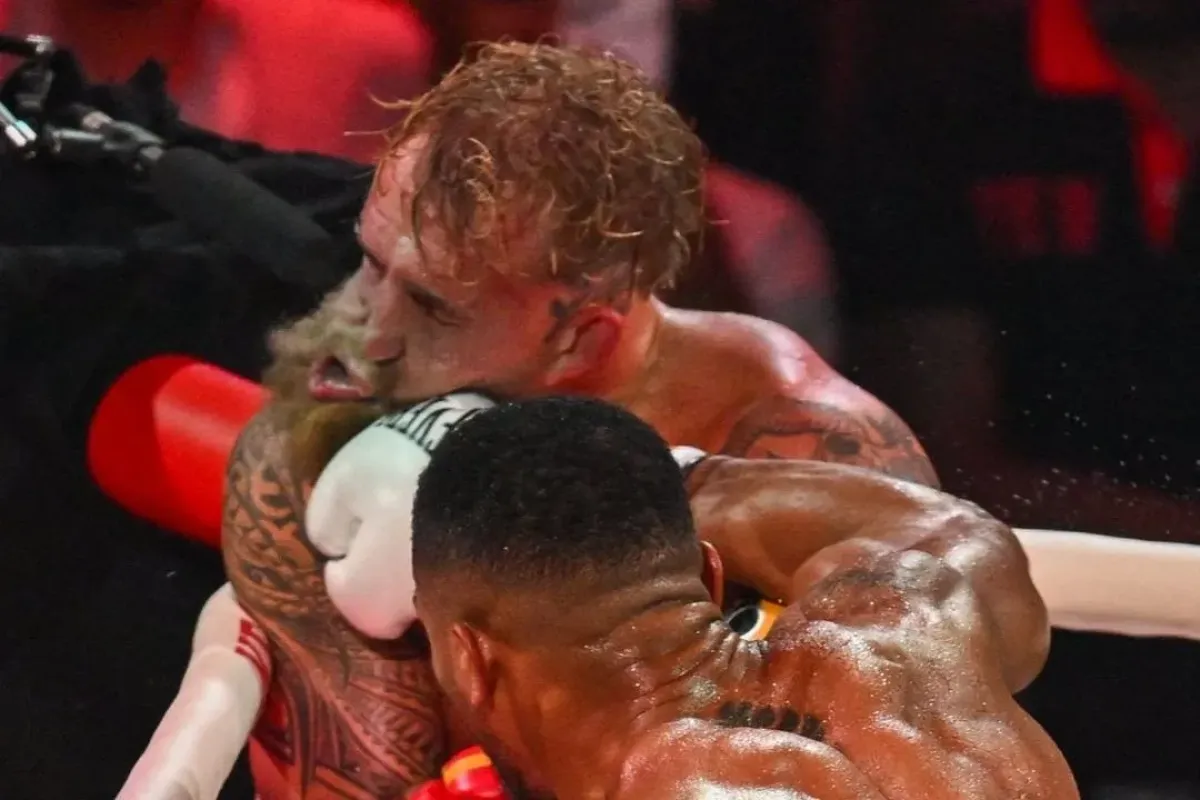 Paul se ozval z nemocnice. Ukázal rentgen. Dvakrát zlomená čelist