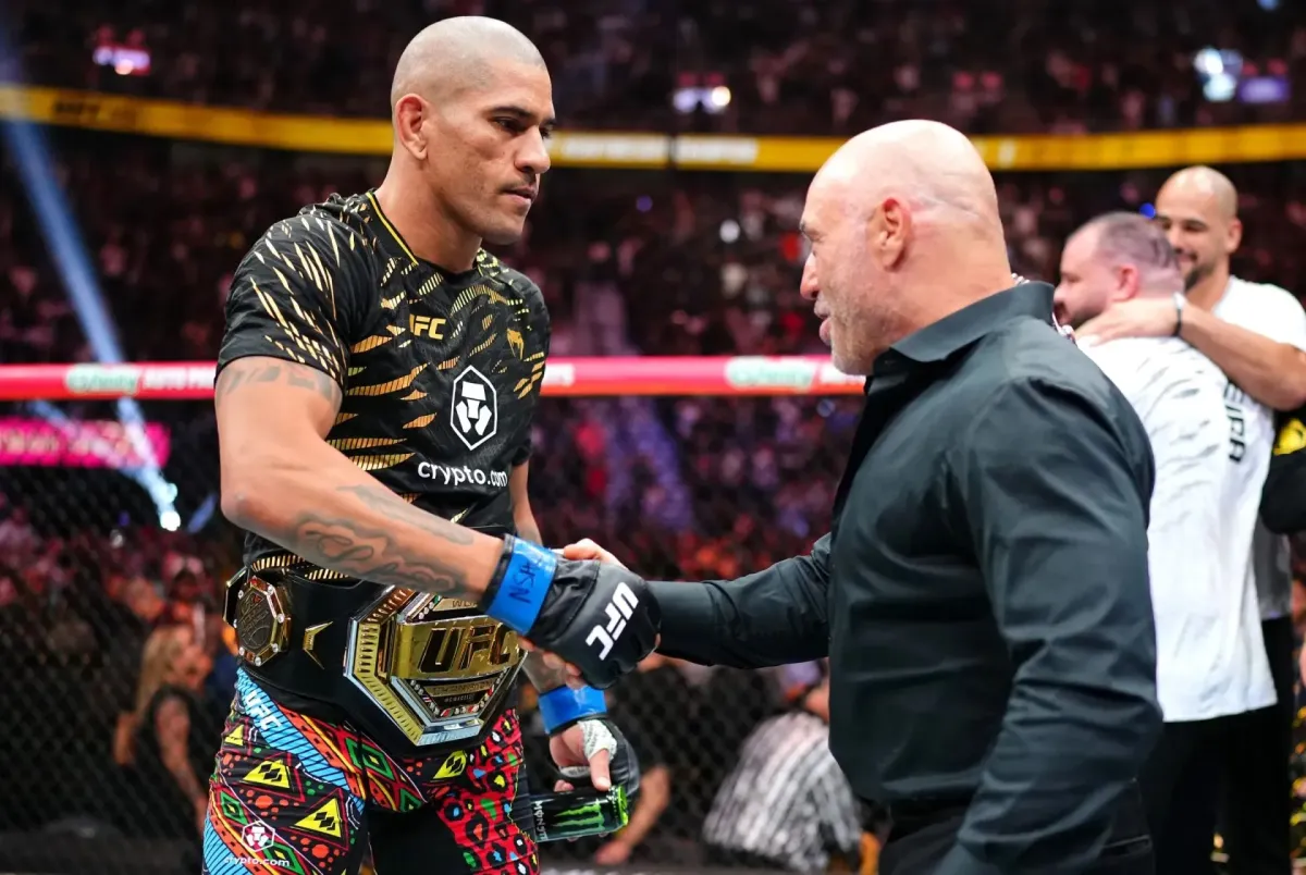 Pereira by měl s Jonesem bojovat o speciální titul, navrhuje slavný komentátor