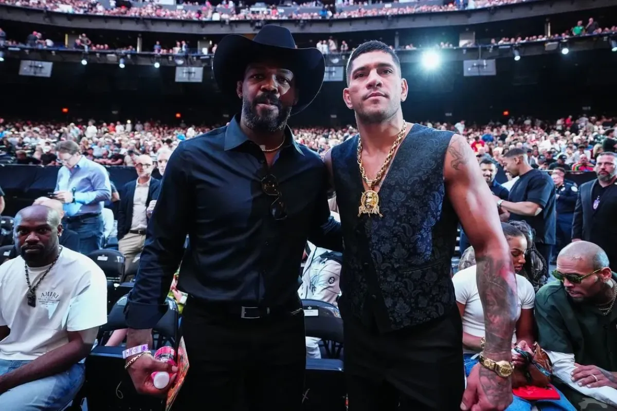 Pereira trénoval před Koloseem, pak vyzval Jonese k boji