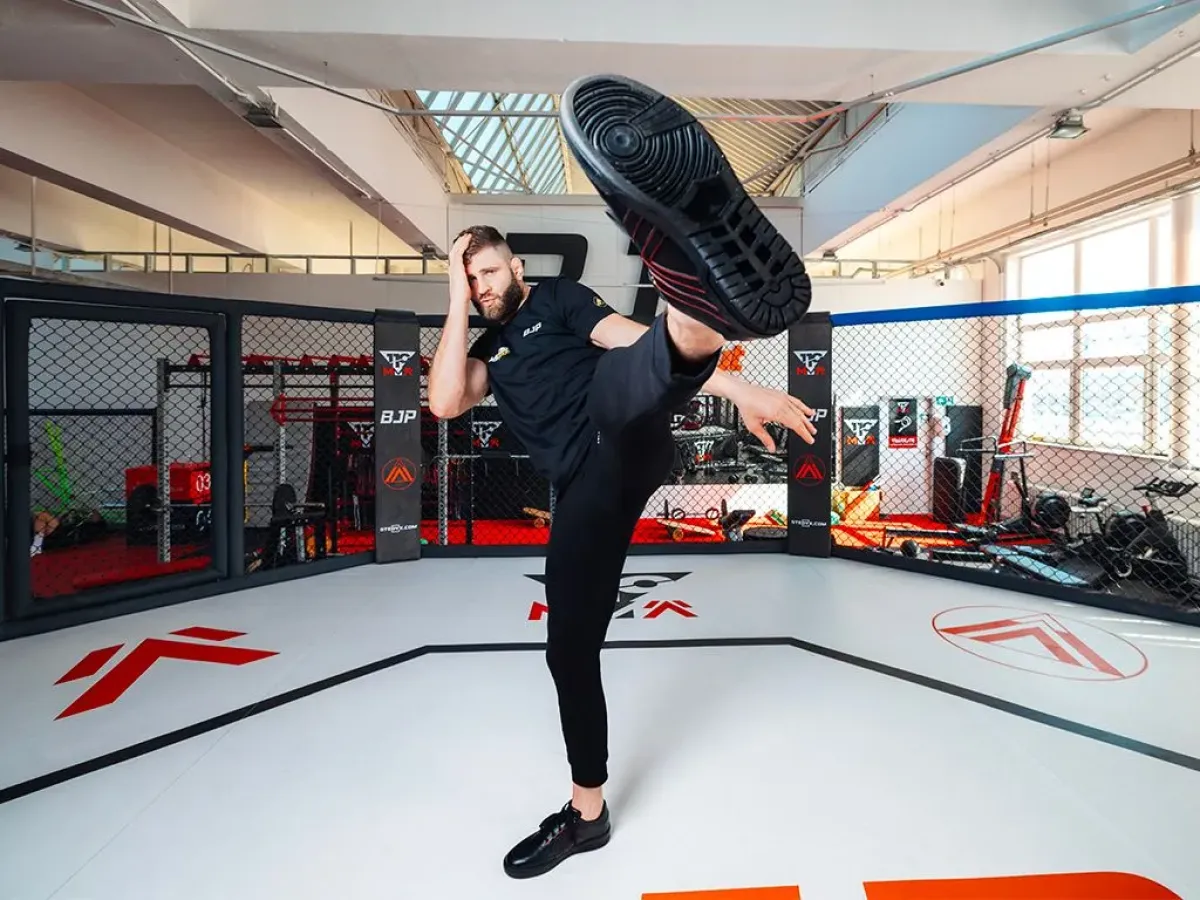 Pojďme lovit. Ikonická značka vede Procházku k titulu v UFC