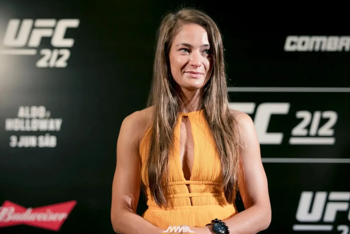 Polská kráska z UFC vyrazila fanouškům dech. Svlékla si halenku a dováděla v bikinách