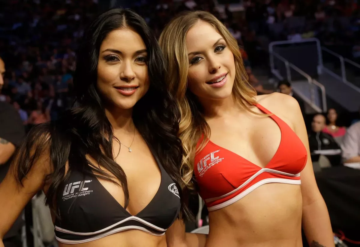 Potřebujeme ještě polonahé ring girls? Očividně ano