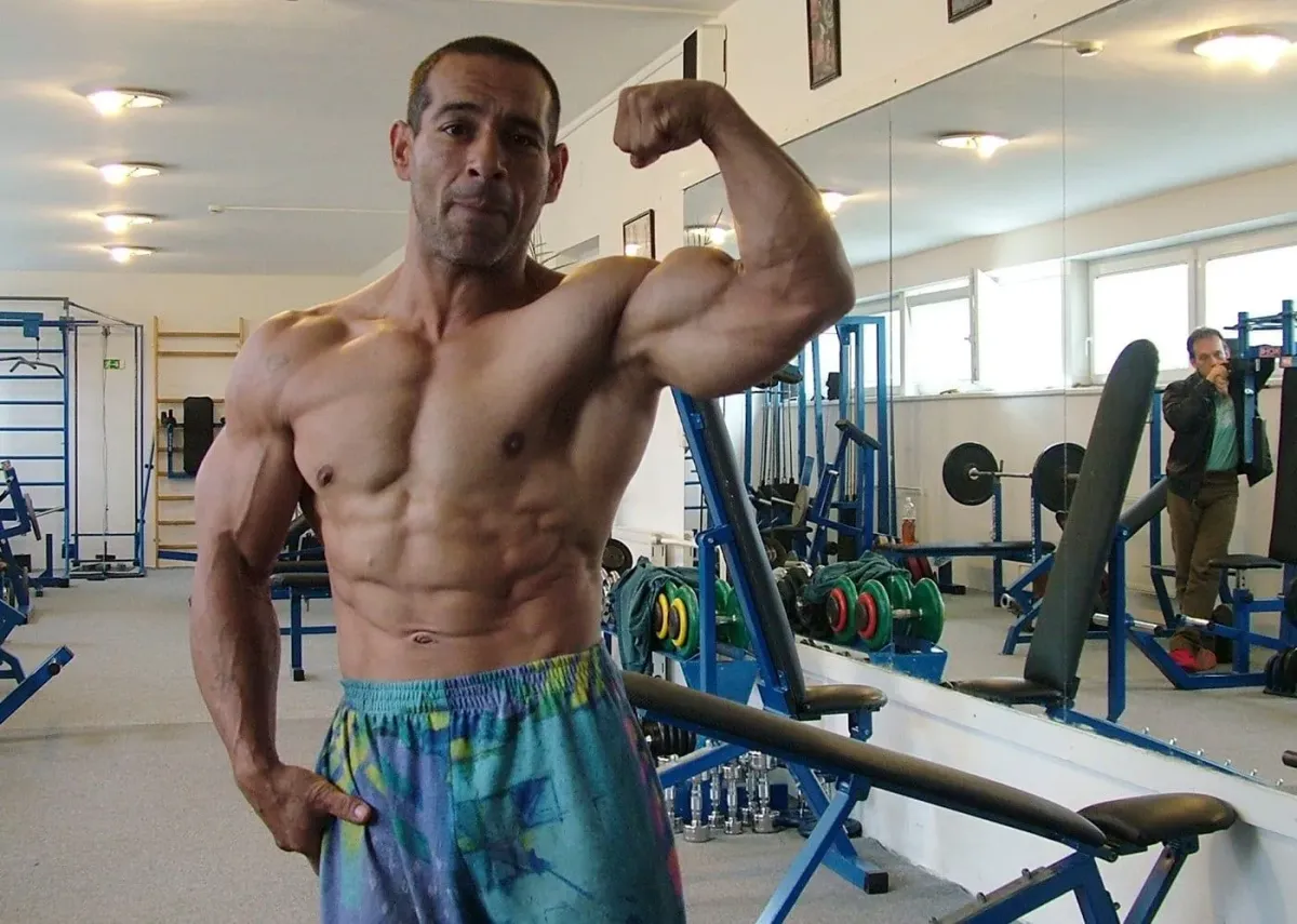 Povstal ze dna. Slovenský šampion opět drtí formu, maká i na stavbě