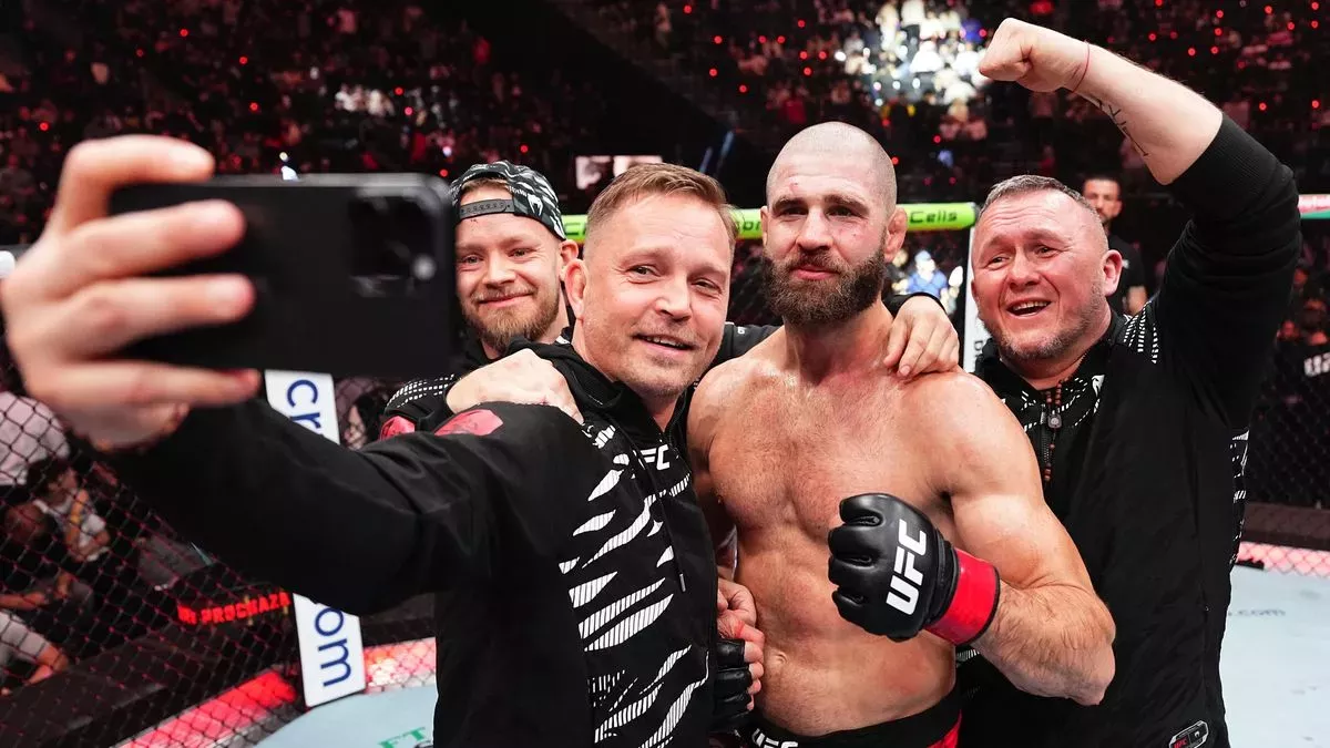 Procházka nadchl UFC, získal i ocenění. Výkon šampiona, má jasno krajan