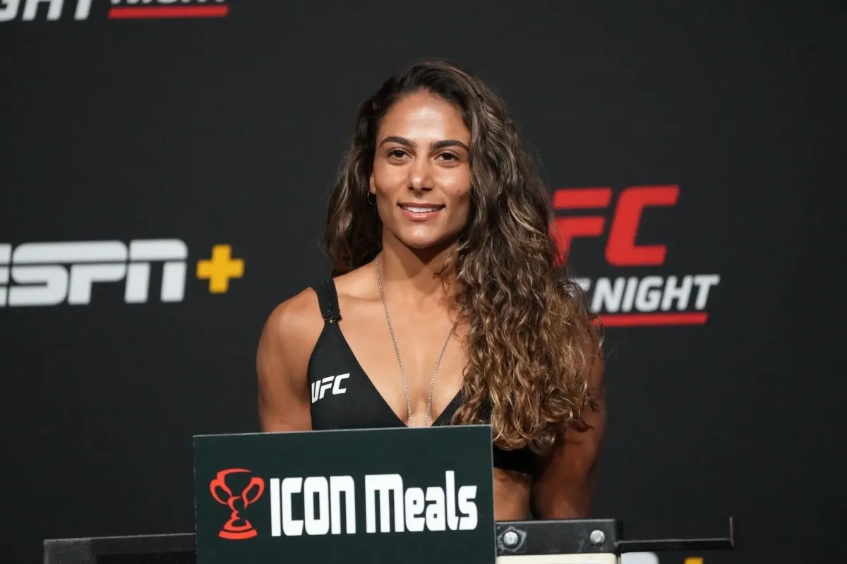 Ráda si užívá v bikinách, teď na ni ale čeká ostrá šichta v UFC